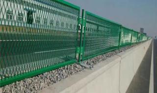 铁路护栏网施工时应注意哪些问题 铁路公路护栏网
